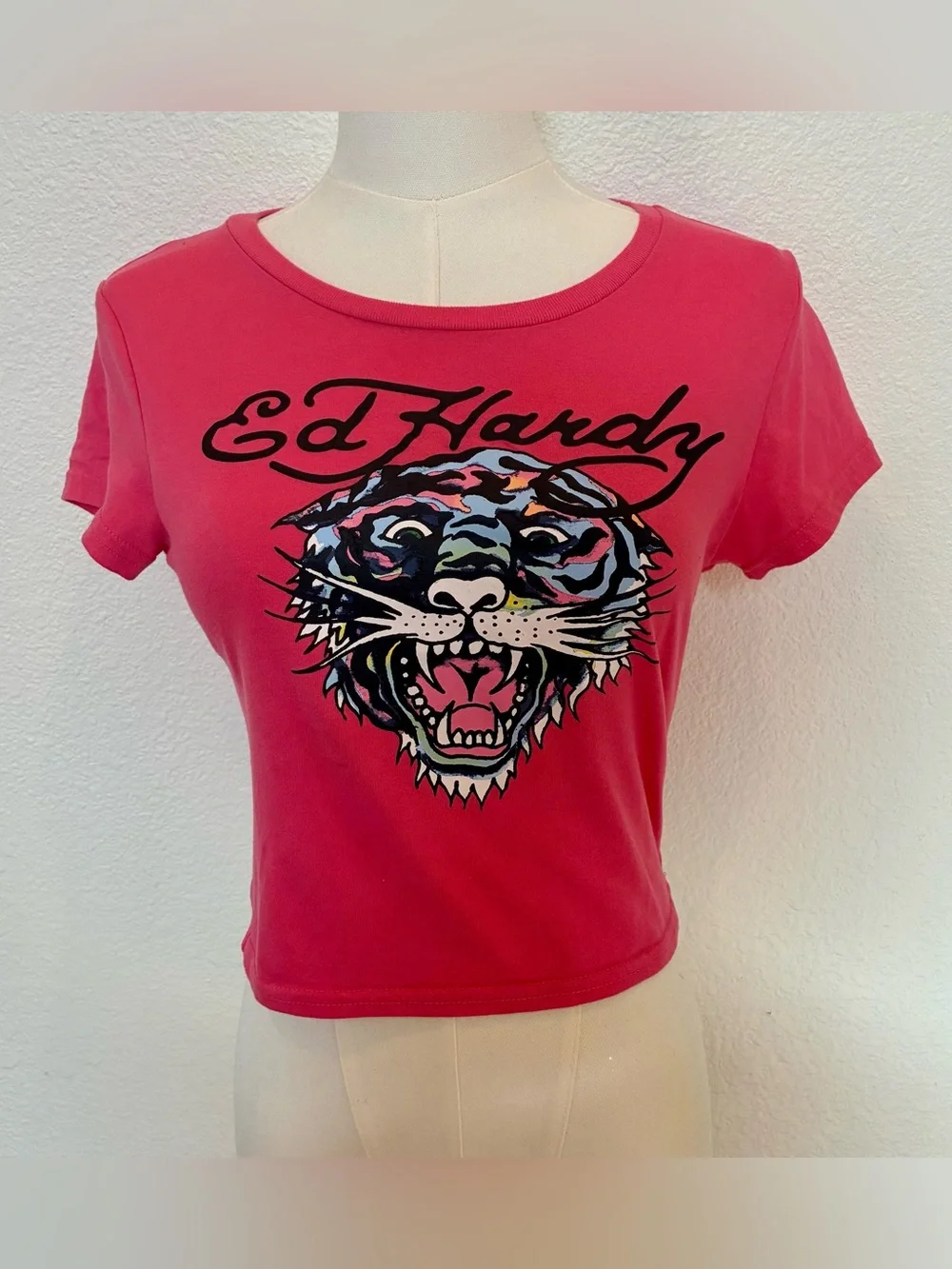 NWOT Ed Hardy Womens Hot Pink TEE Black Crop Shirt Top Tshirt Medium Y2K Junior